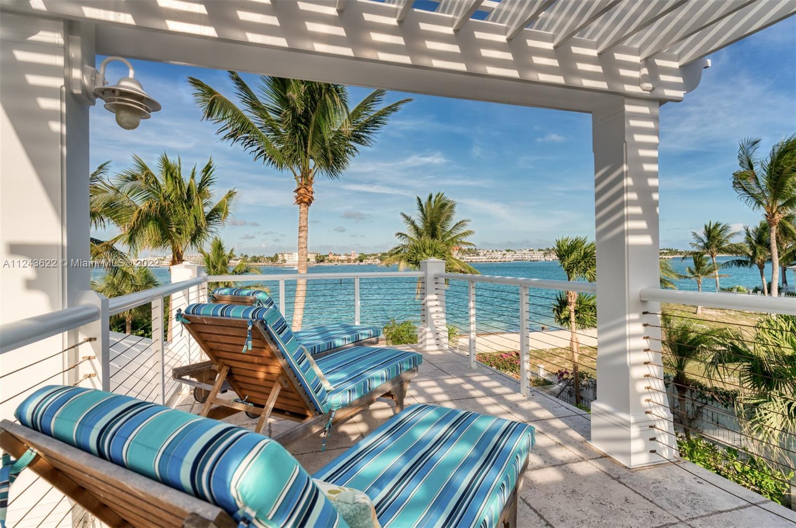 SUNSET KEY (TANK) ISLAND - Residential