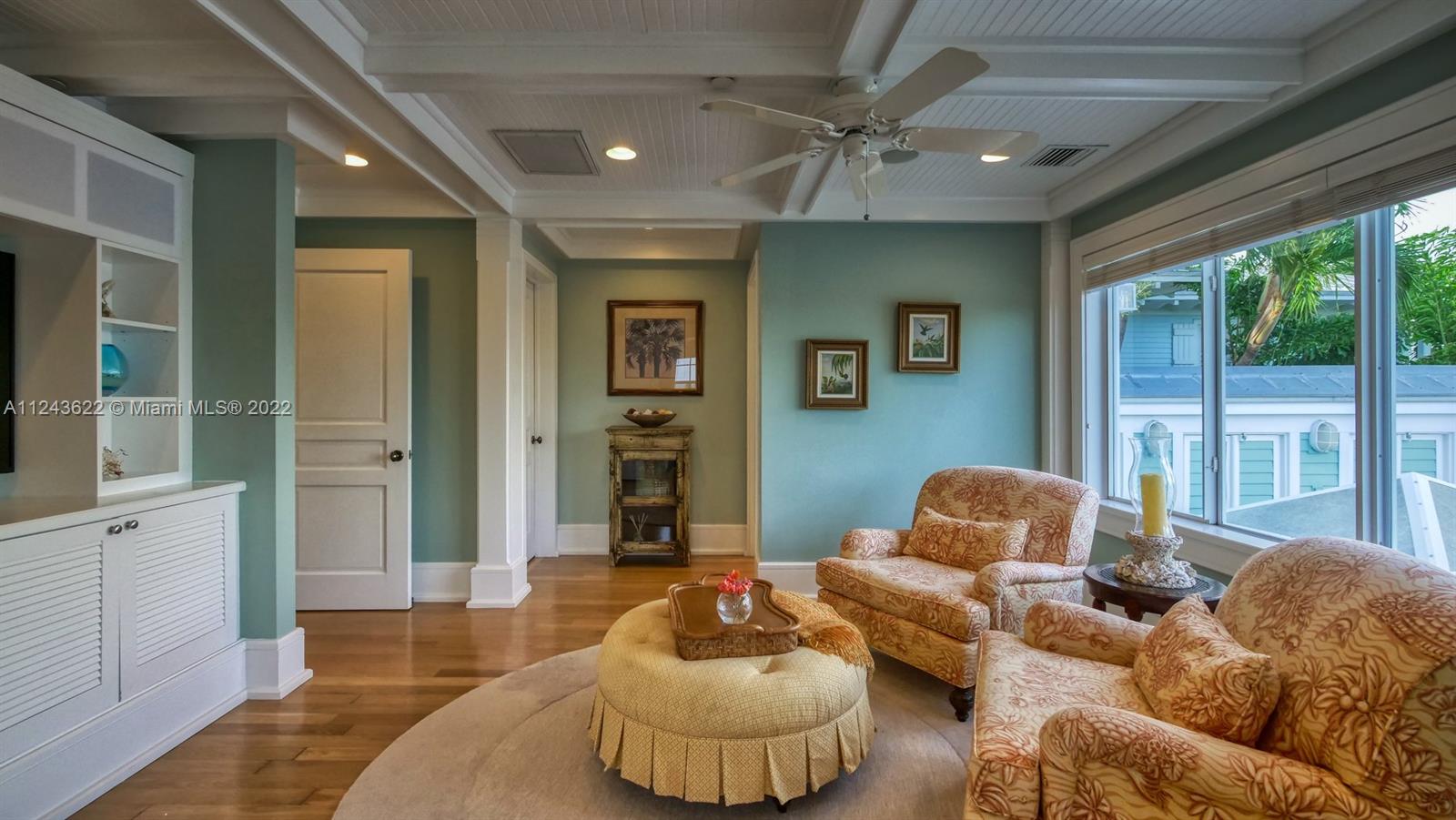 SUNSET KEY (TANK) ISLAND - Residential