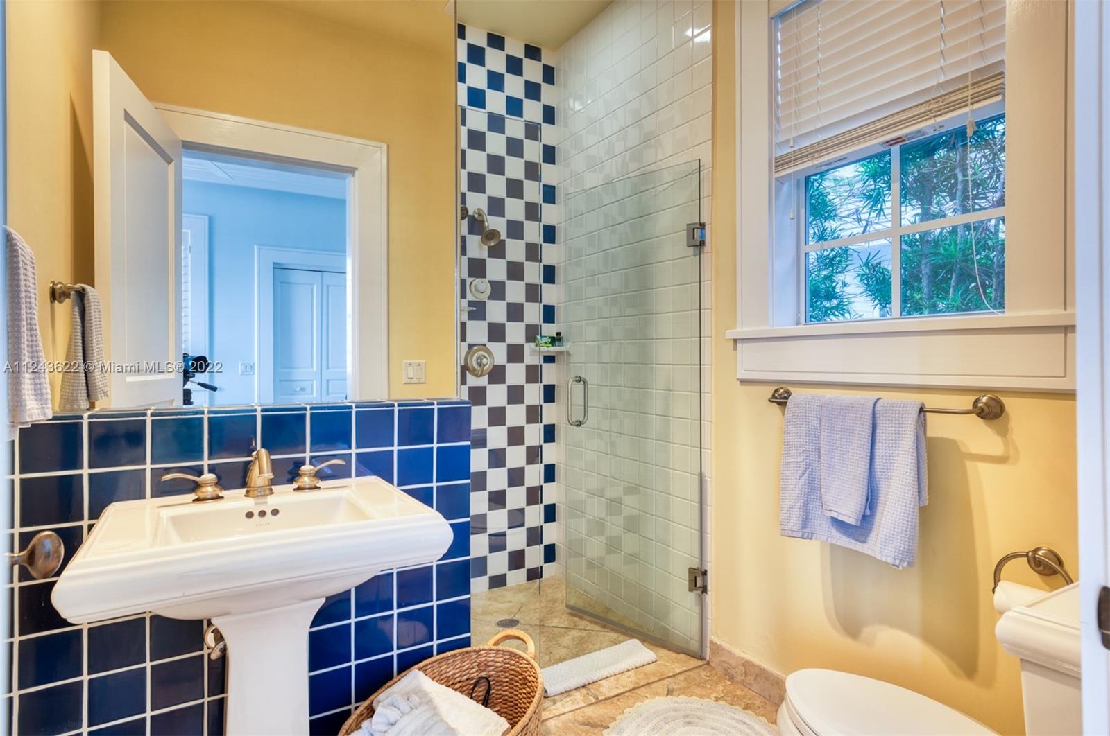 SUNSET KEY (TANK) ISLAND - Residential