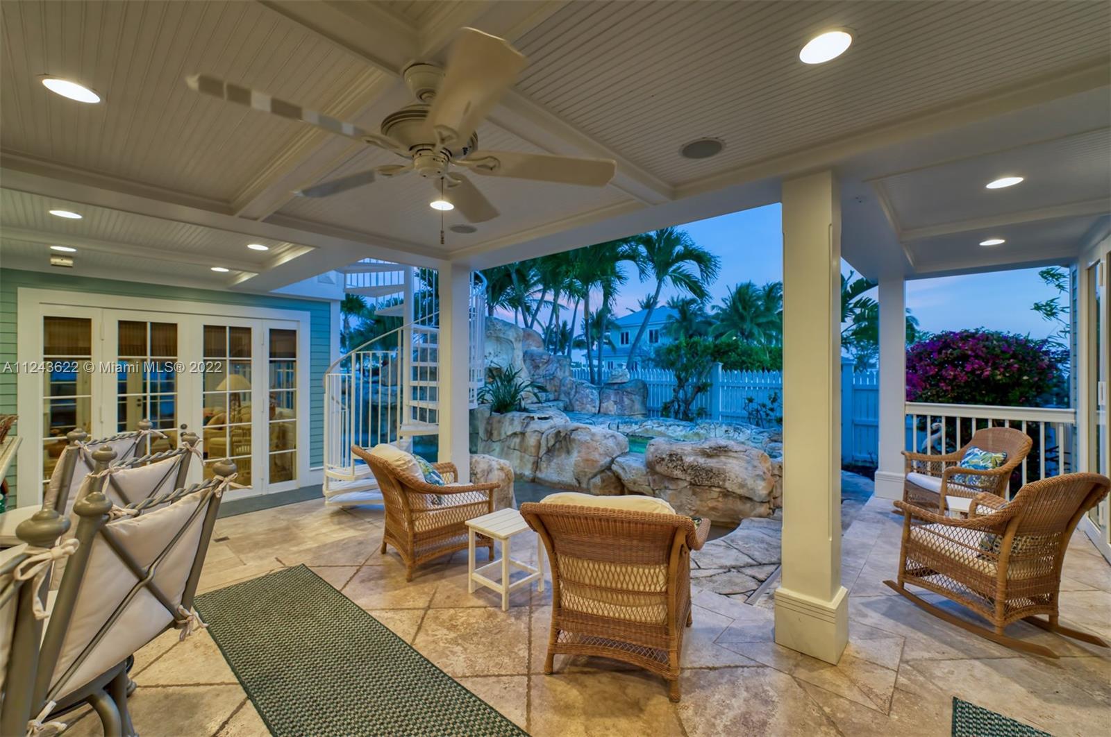 SUNSET KEY (TANK) ISLAND - Residential