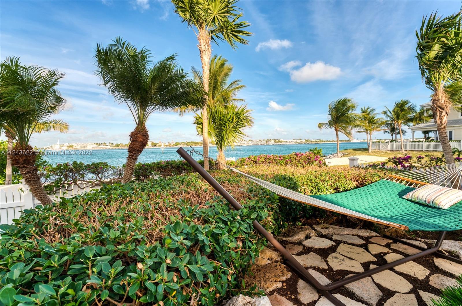 SUNSET KEY (TANK) ISLAND - Residential