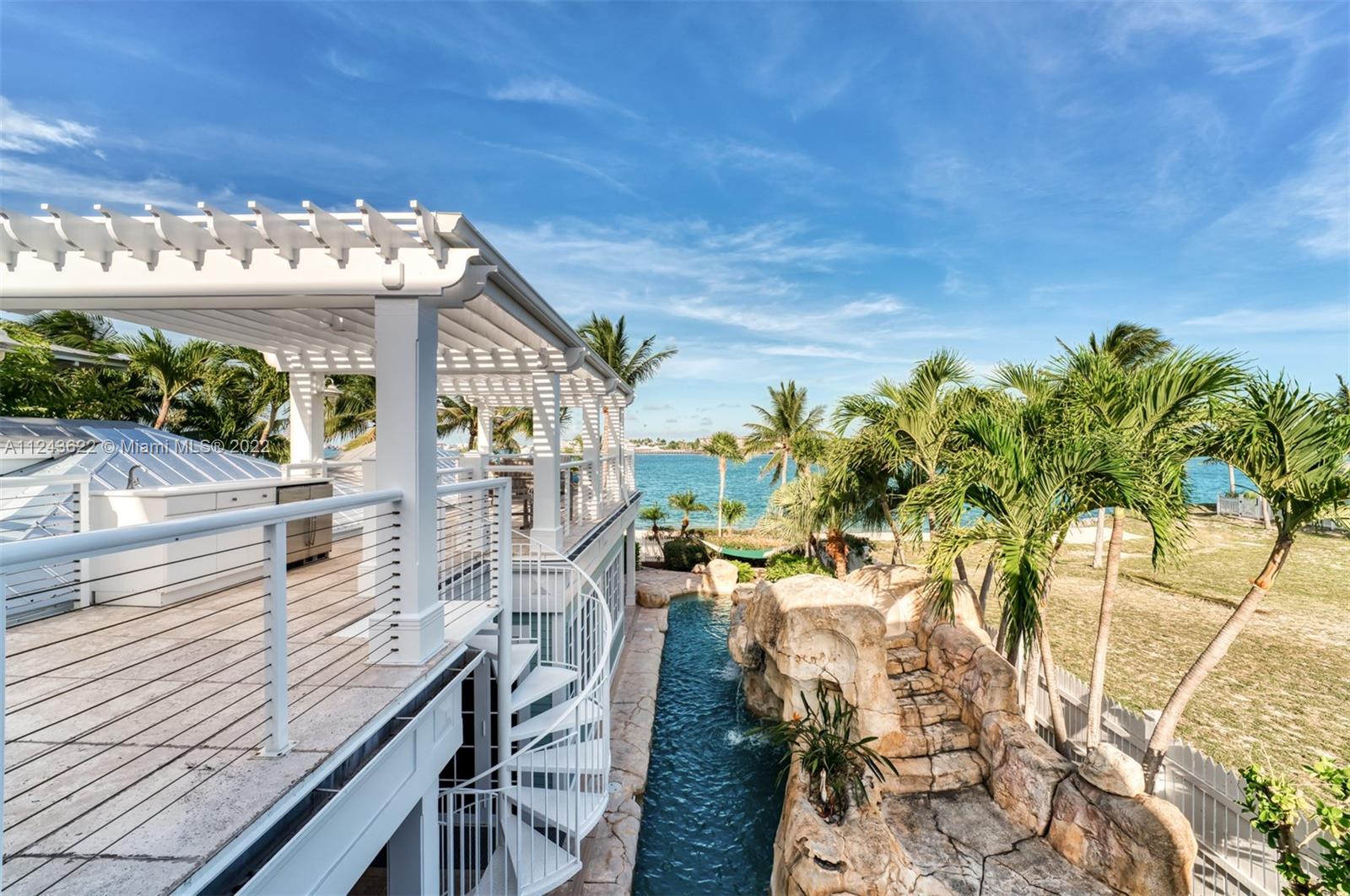 SUNSET KEY (TANK) ISLAND - Residential