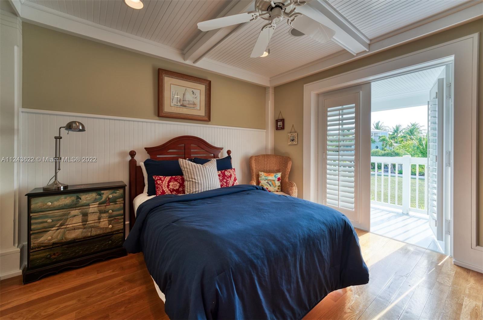 SUNSET KEY (TANK) ISLAND - Residential