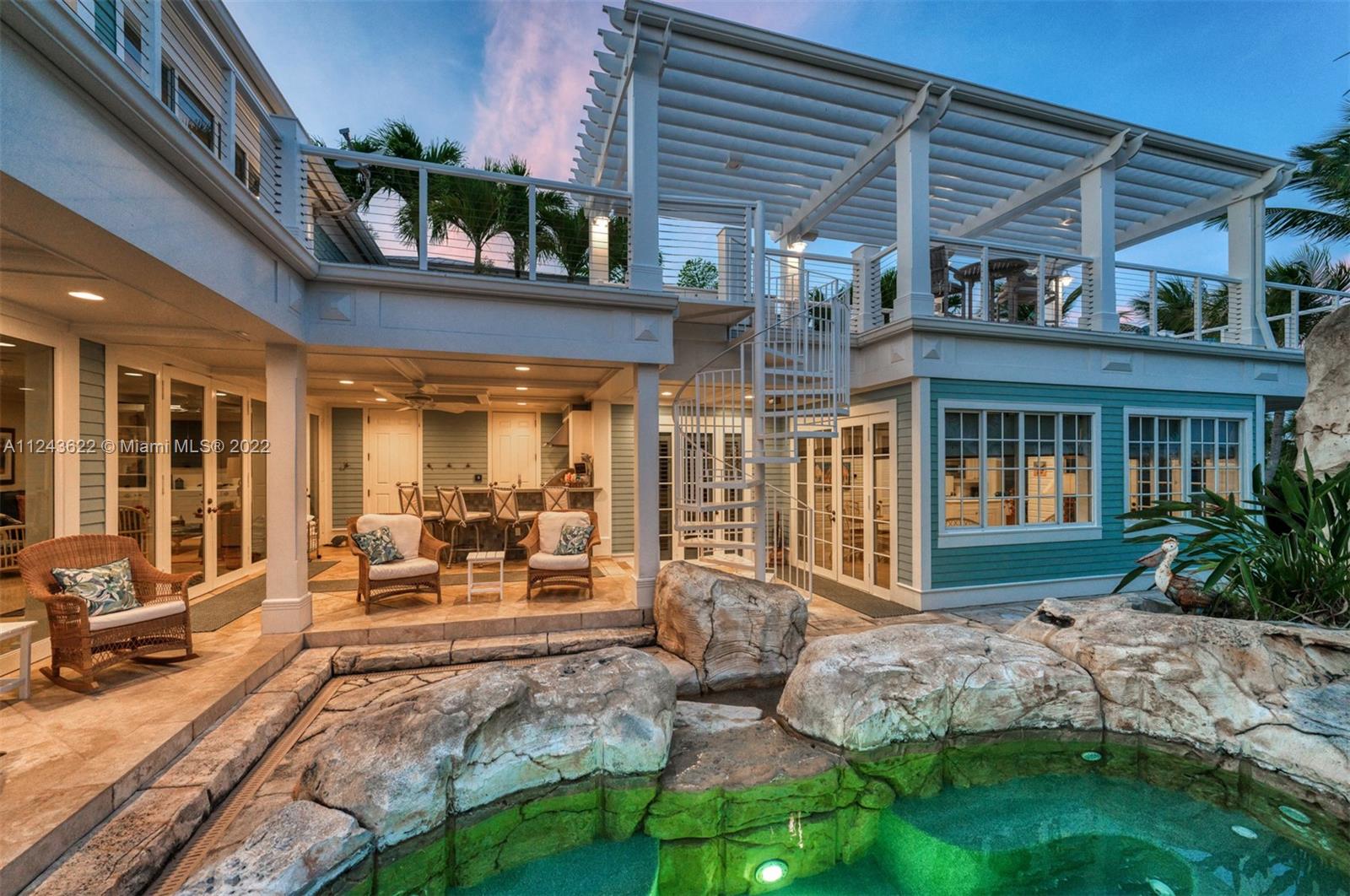 SUNSET KEY (TANK) ISLAND - Residential