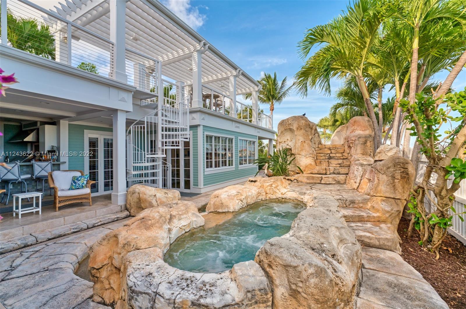 SUNSET KEY (TANK) ISLAND - Residential