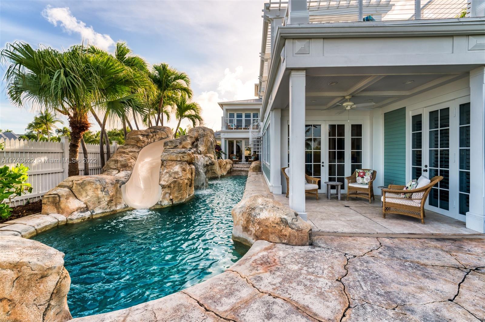 SUNSET KEY (TANK) ISLAND - Residential