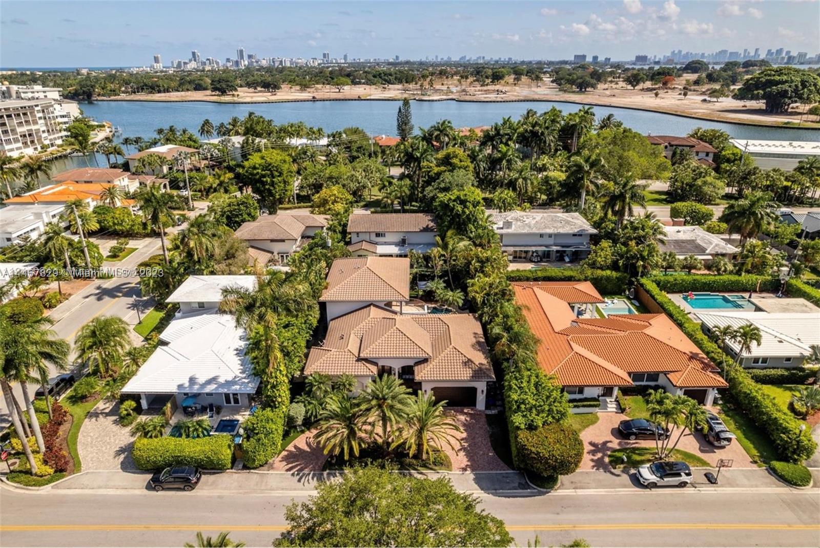 BAY HARBOR ISLAND - Residential