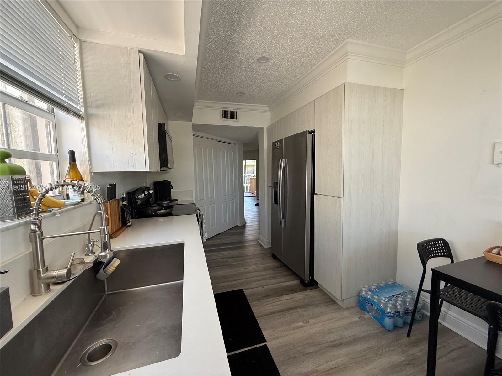 KEYS GATE CONDO NO SIX - Residential