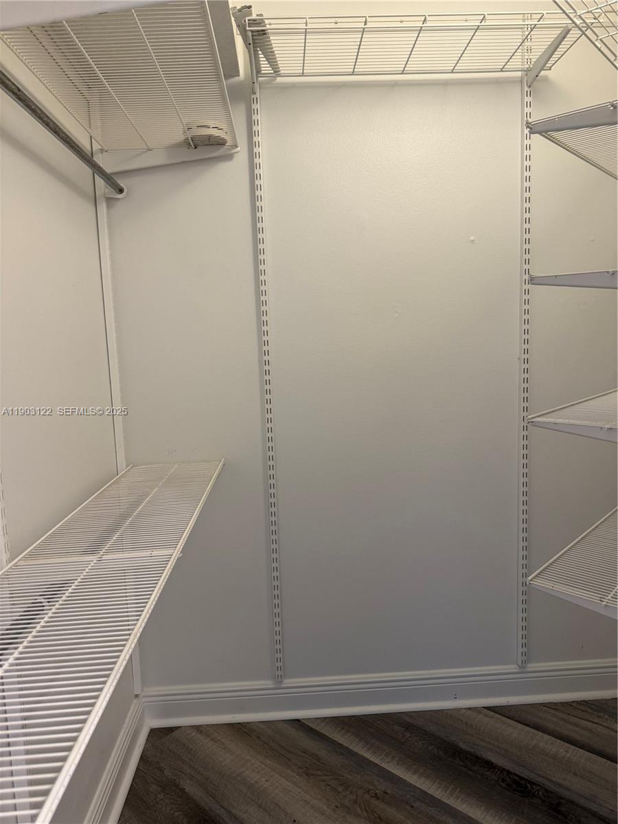 KEYS GATE CONDO NO SIX - Residential