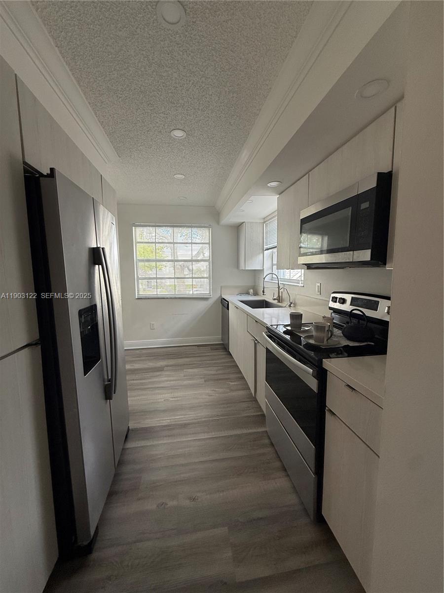 KEYS GATE CONDO NO SIX - Residential