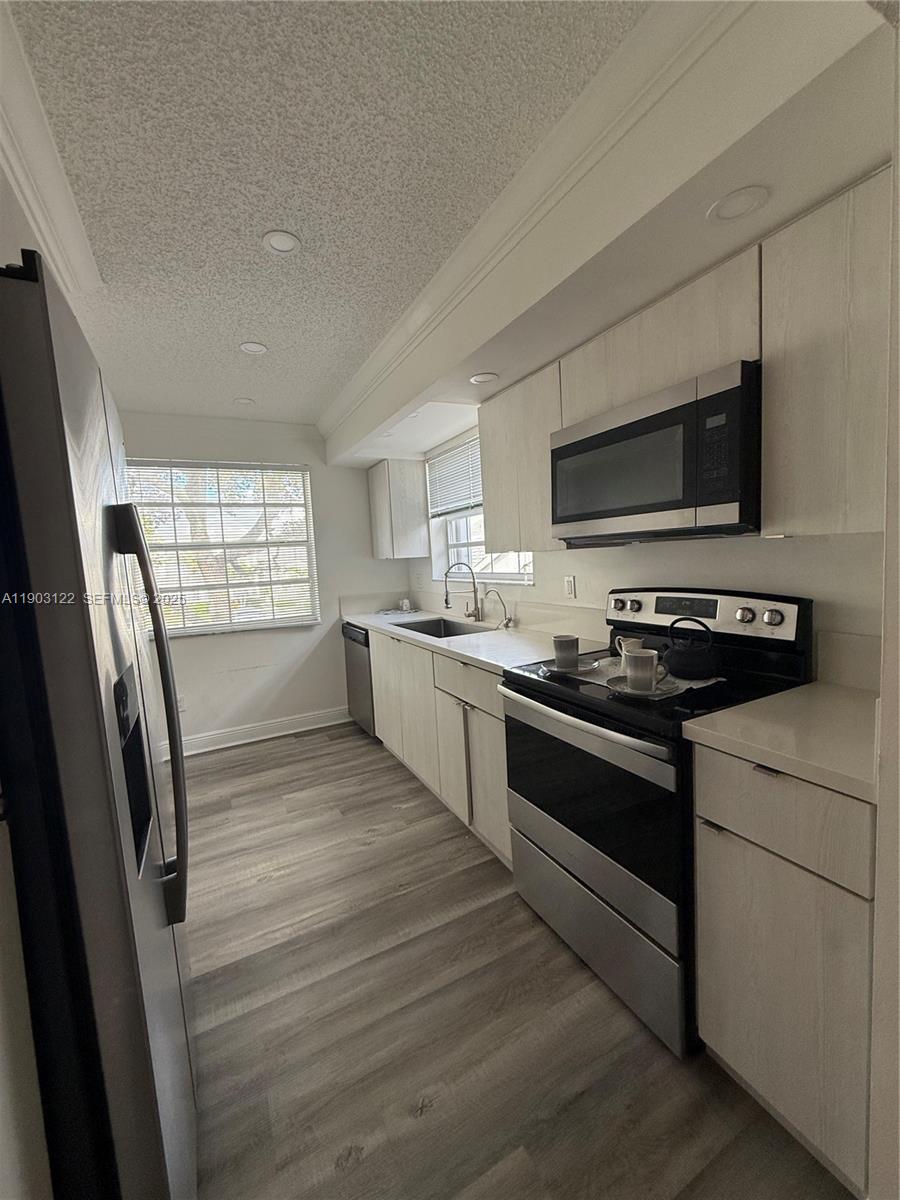 KEYS GATE CONDO NO SIX - Residential