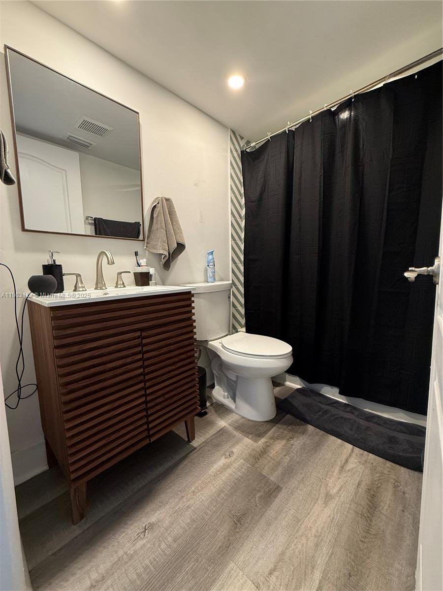 KEYS GATE CONDO NO SIX - Residential