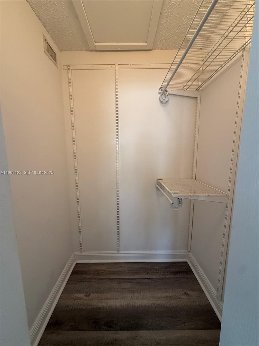 KEYS GATE CONDO NO SIX - Residential