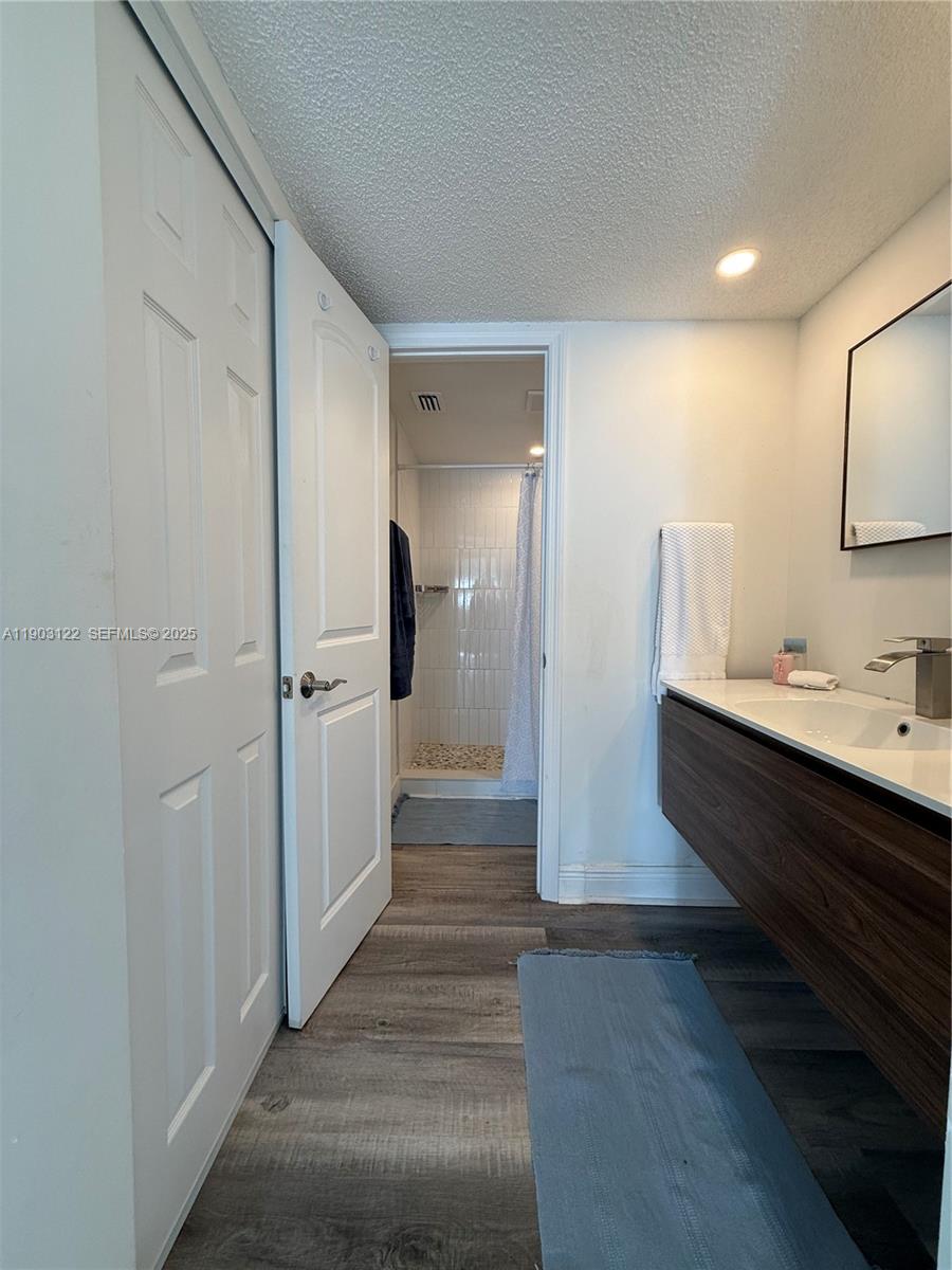 KEYS GATE CONDO NO SIX - Residential