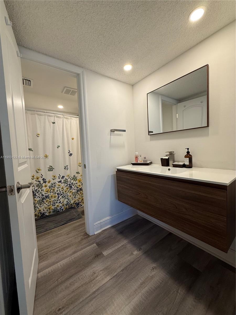 KEYS GATE CONDO NO SIX - Residential