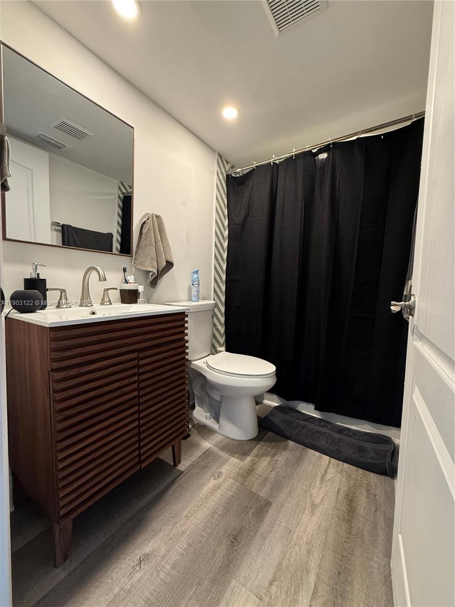 KEYS GATE CONDO NO SIX - Residential