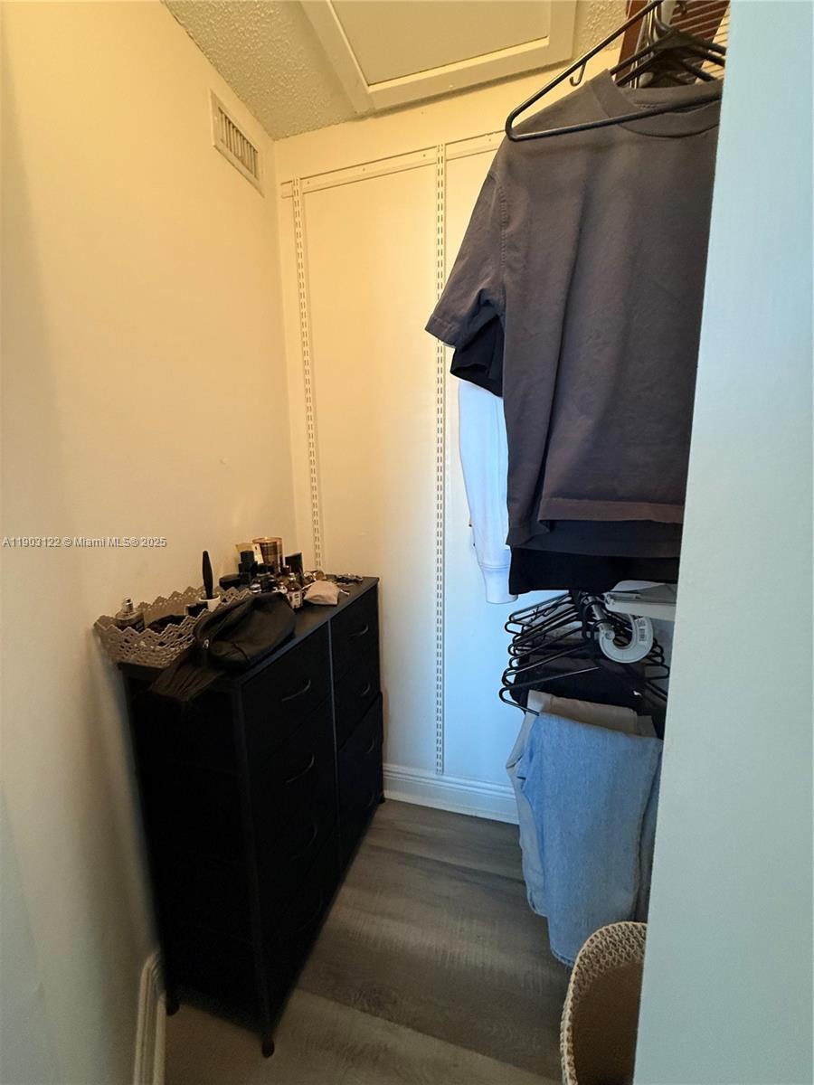 KEYS GATE CONDO NO SIX - Residential