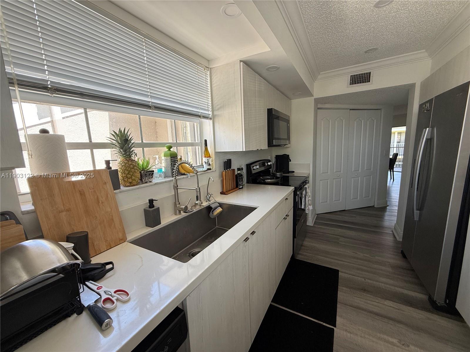 KEYS GATE CONDO NO SIX - Residential