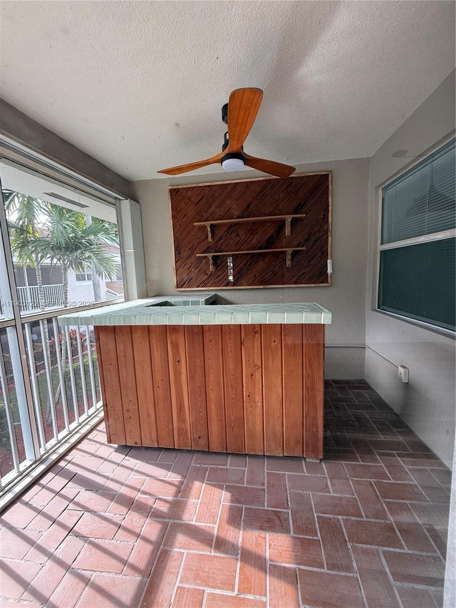 KEYS GATE CONDO NO SIX - Residential