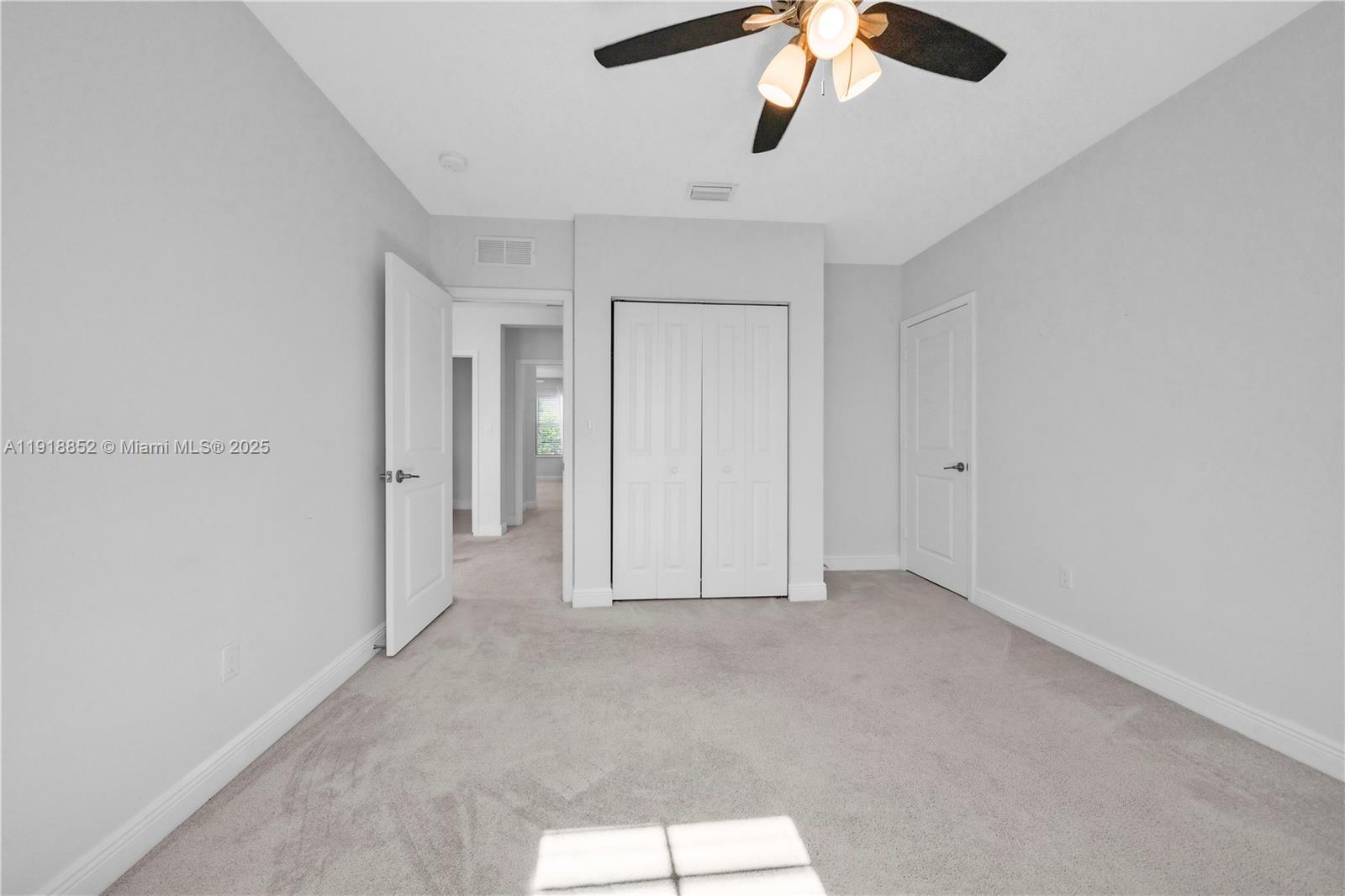 CRYSTAL LAKE 1ST SEC - Residential