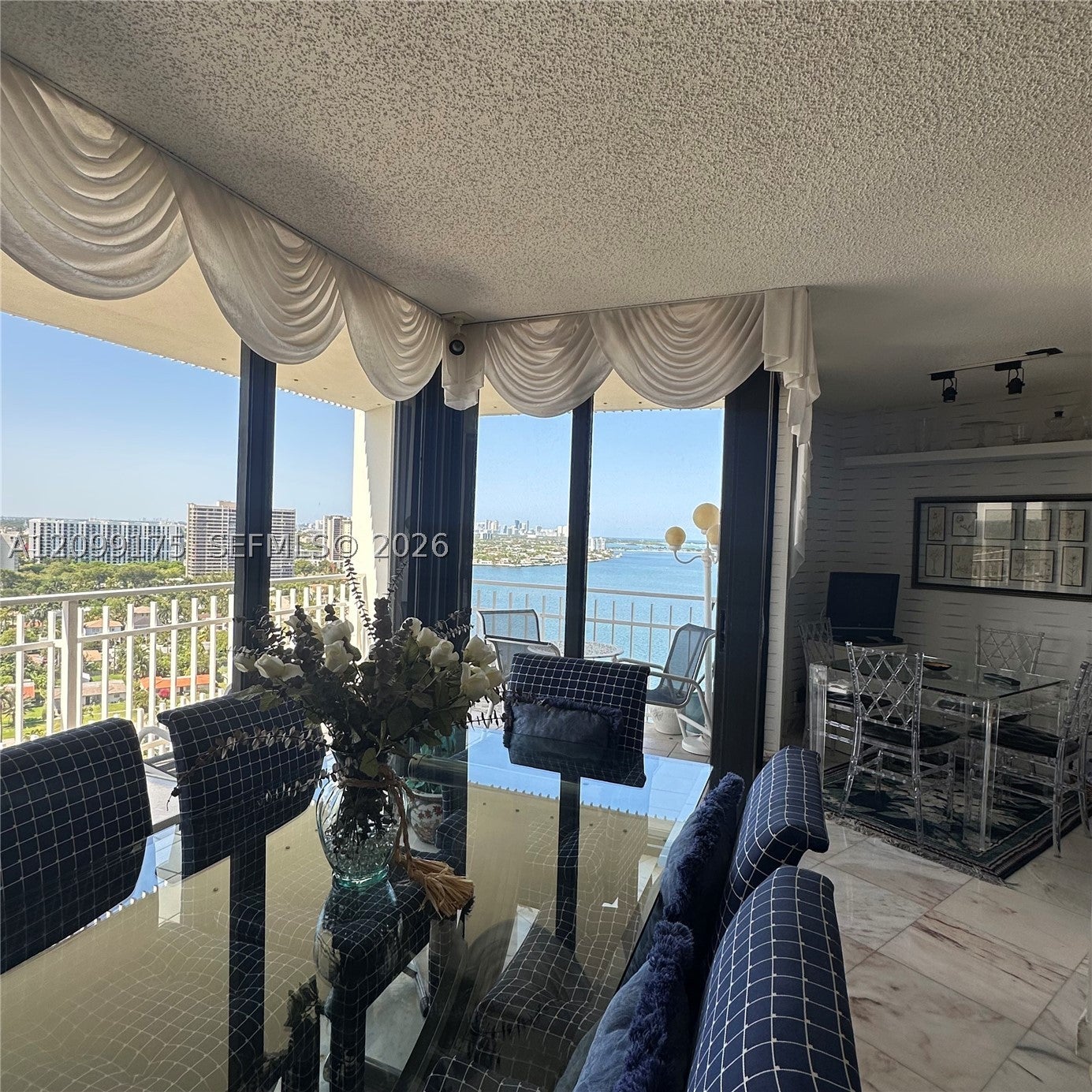 4000 Towerside Ter 2107, Miami, FL, 33138/$369,000 2 4000 Towerside Ter 2107