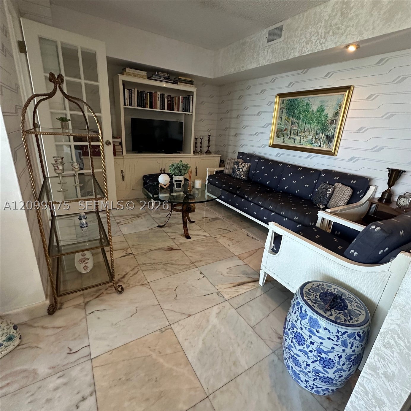 4000 Towerside Ter 2107, Miami, FL, 33138/$369,000 4 4000 Towerside Ter 2107