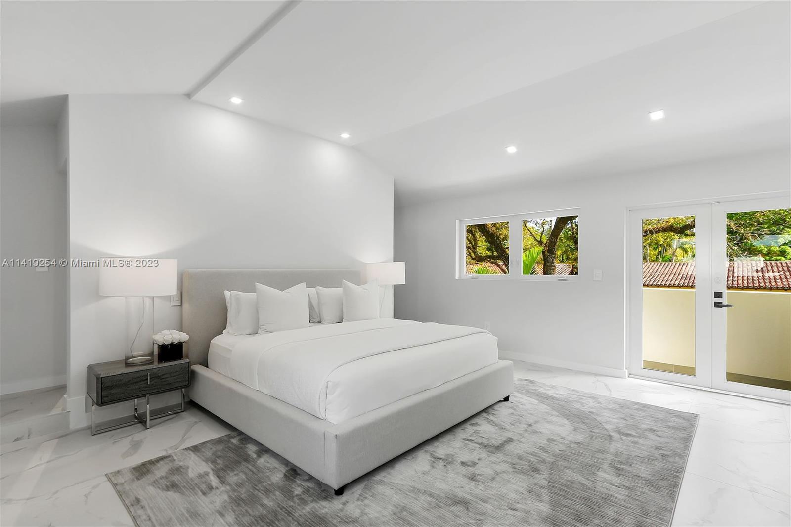 C GABLES COUNTRY CLUB SEC - Residential