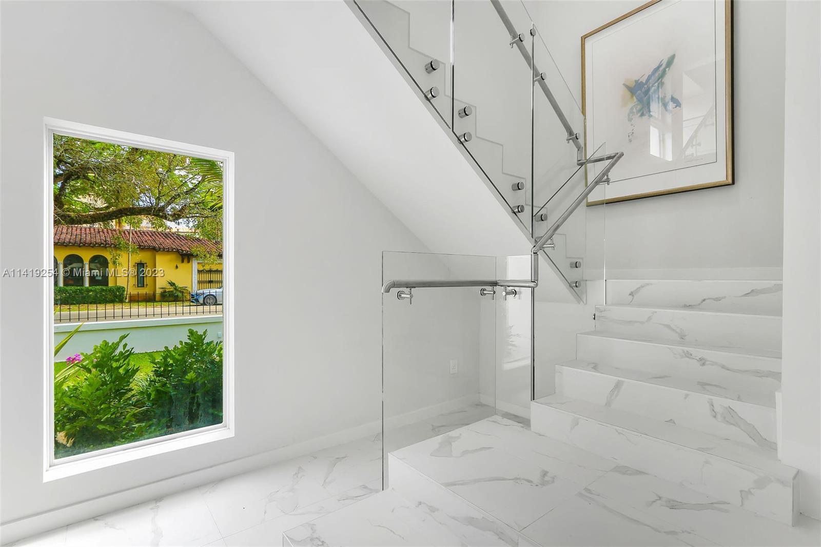 C GABLES COUNTRY CLUB SEC - Residential