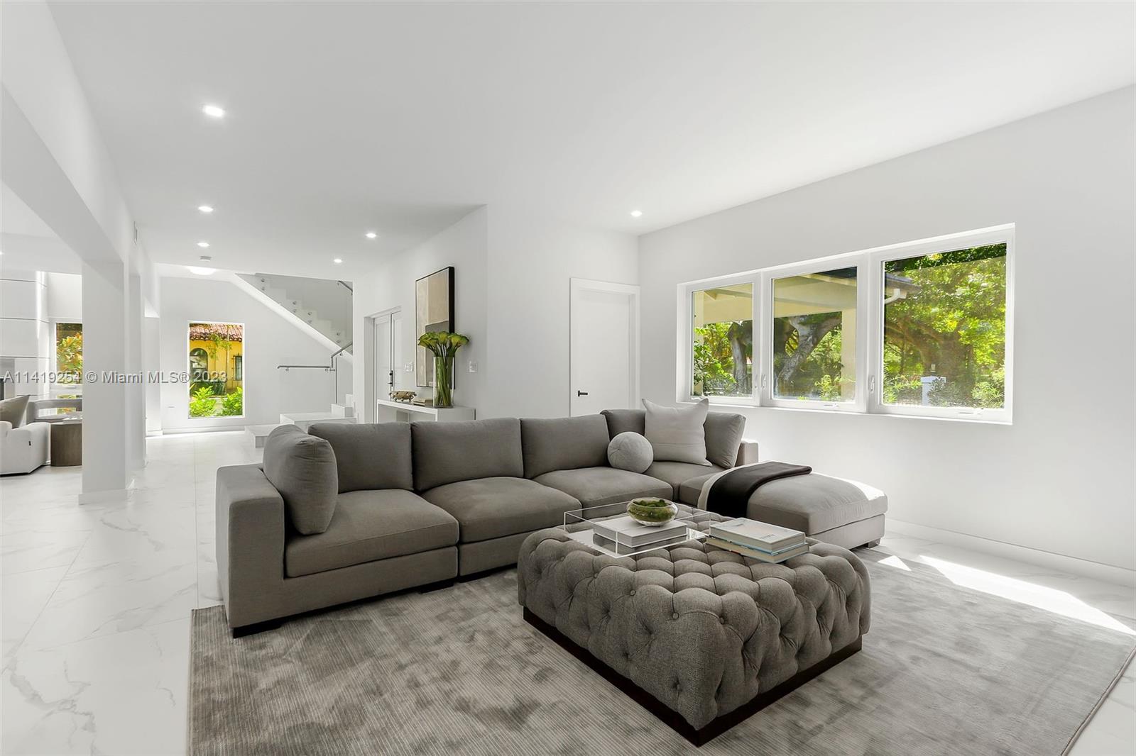 C GABLES COUNTRY CLUB SEC - Residential