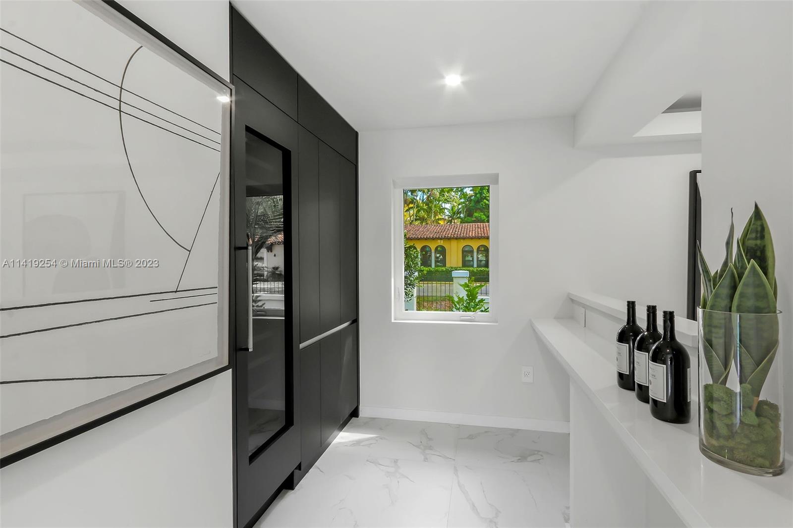 C GABLES COUNTRY CLUB SEC - Residential