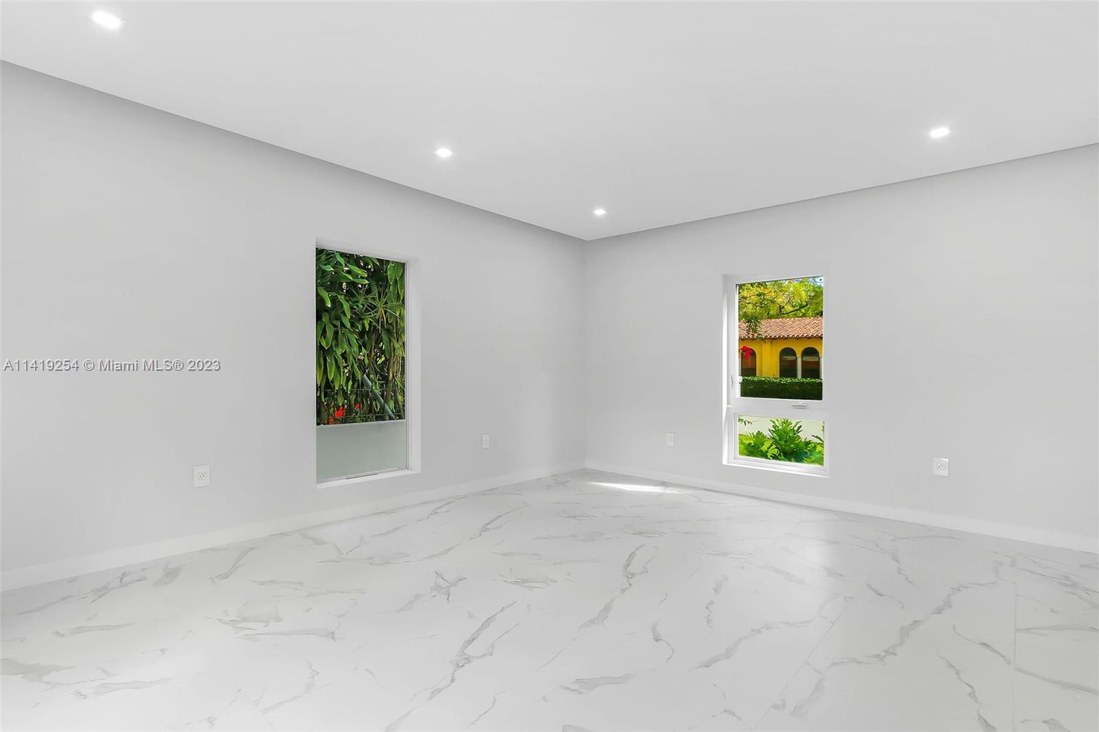 C GABLES COUNTRY CLUB SEC - Residential