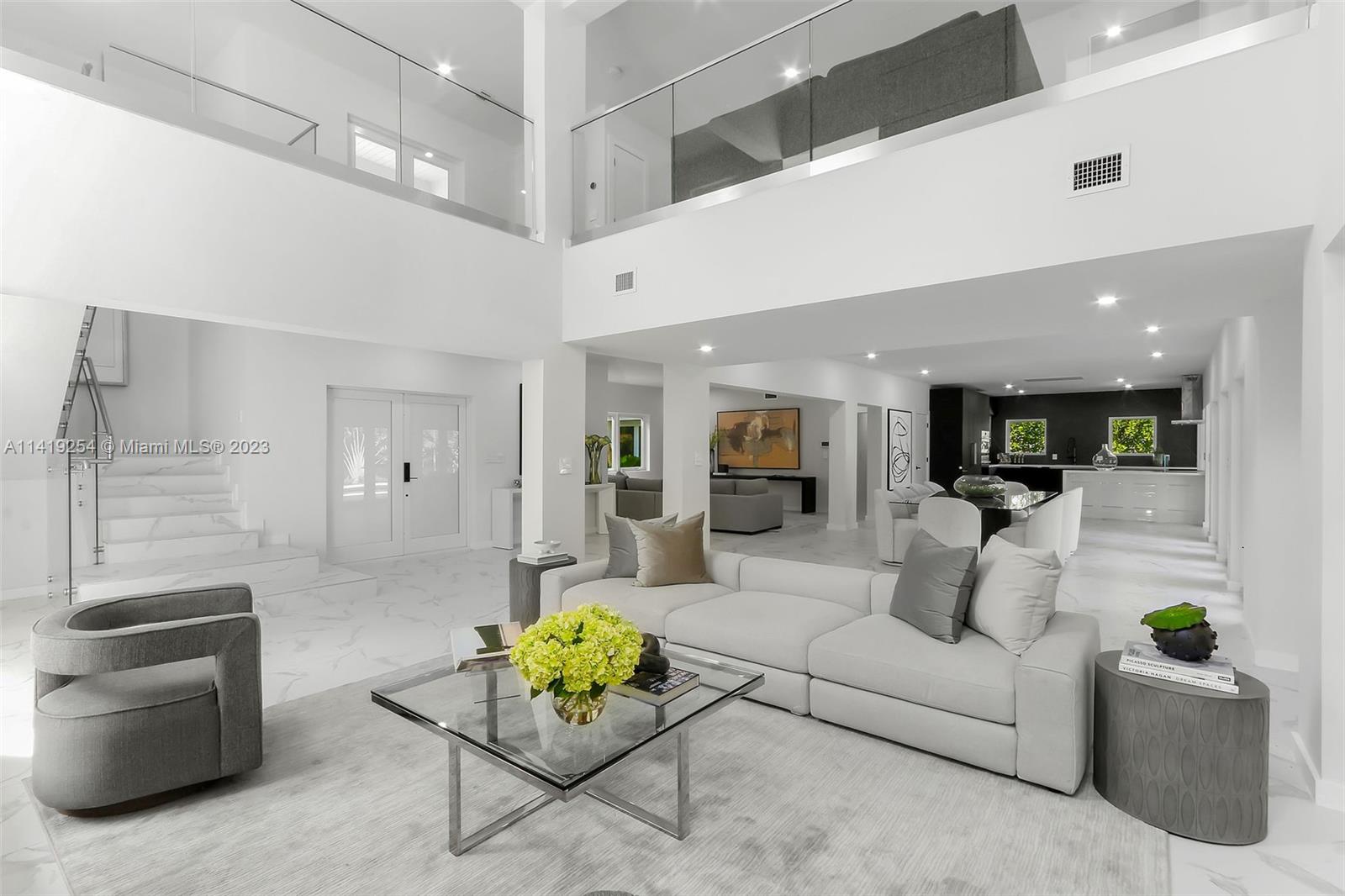 C GABLES COUNTRY CLUB SEC - Residential