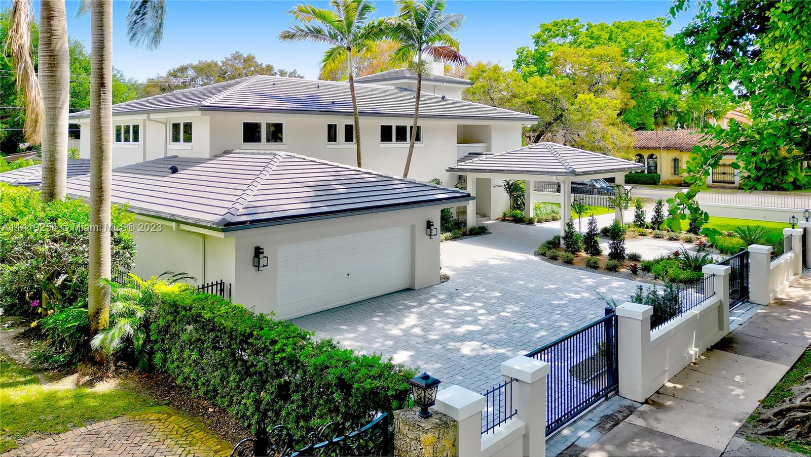 C GABLES COUNTRY CLUB SEC - Residential