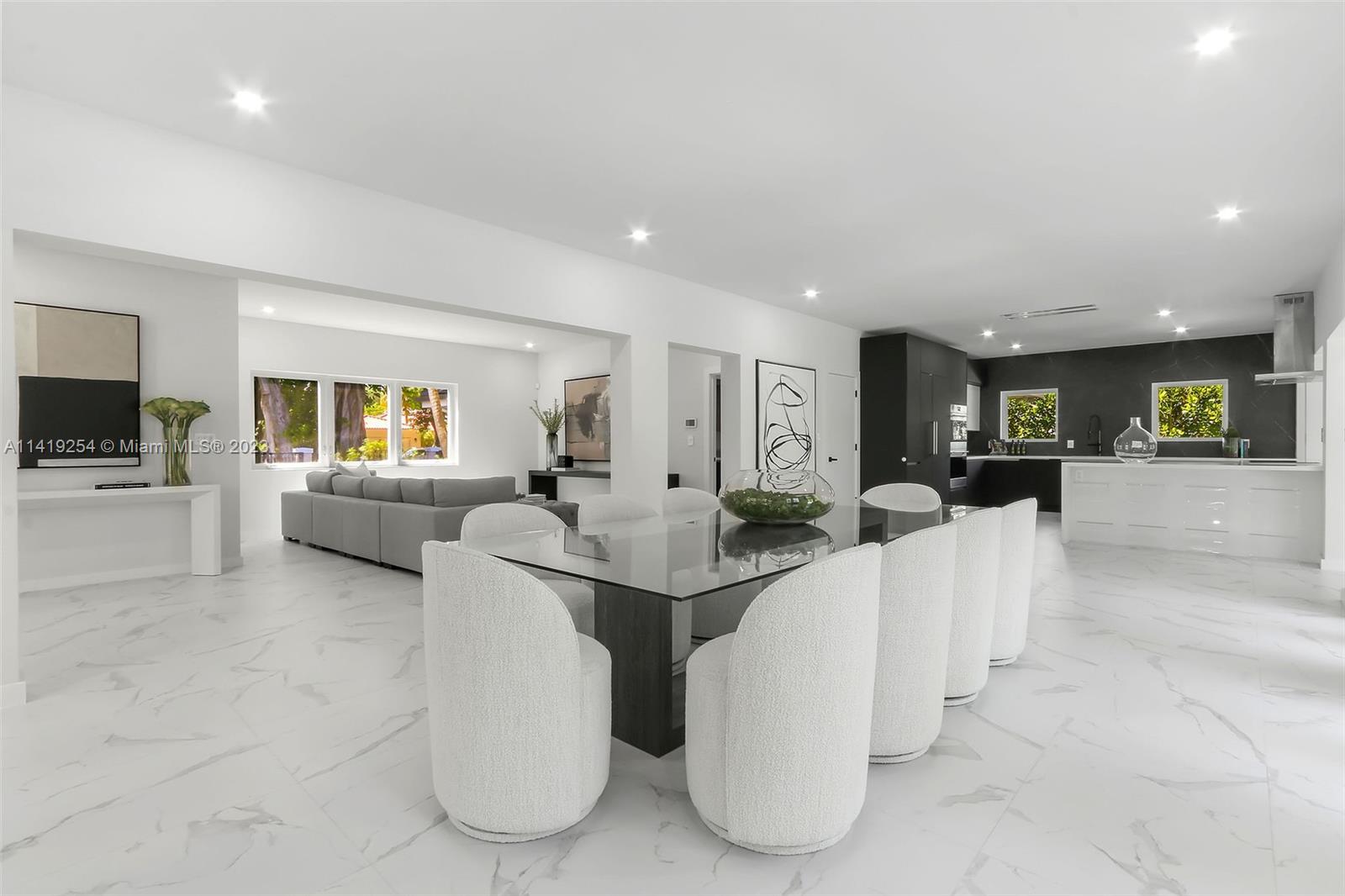 C GABLES COUNTRY CLUB SEC - Residential