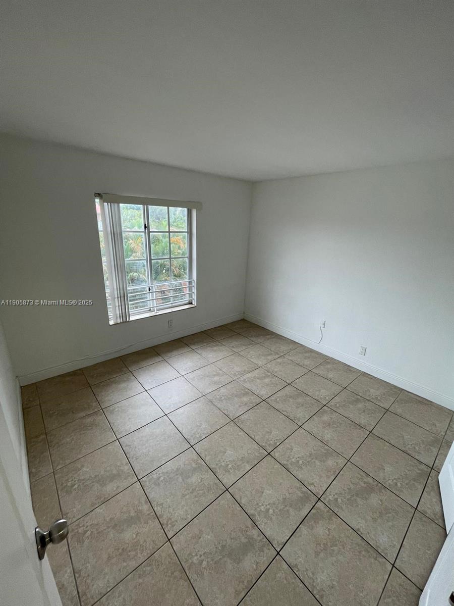 DORAL GARDENS II CONDO - Residential Lease