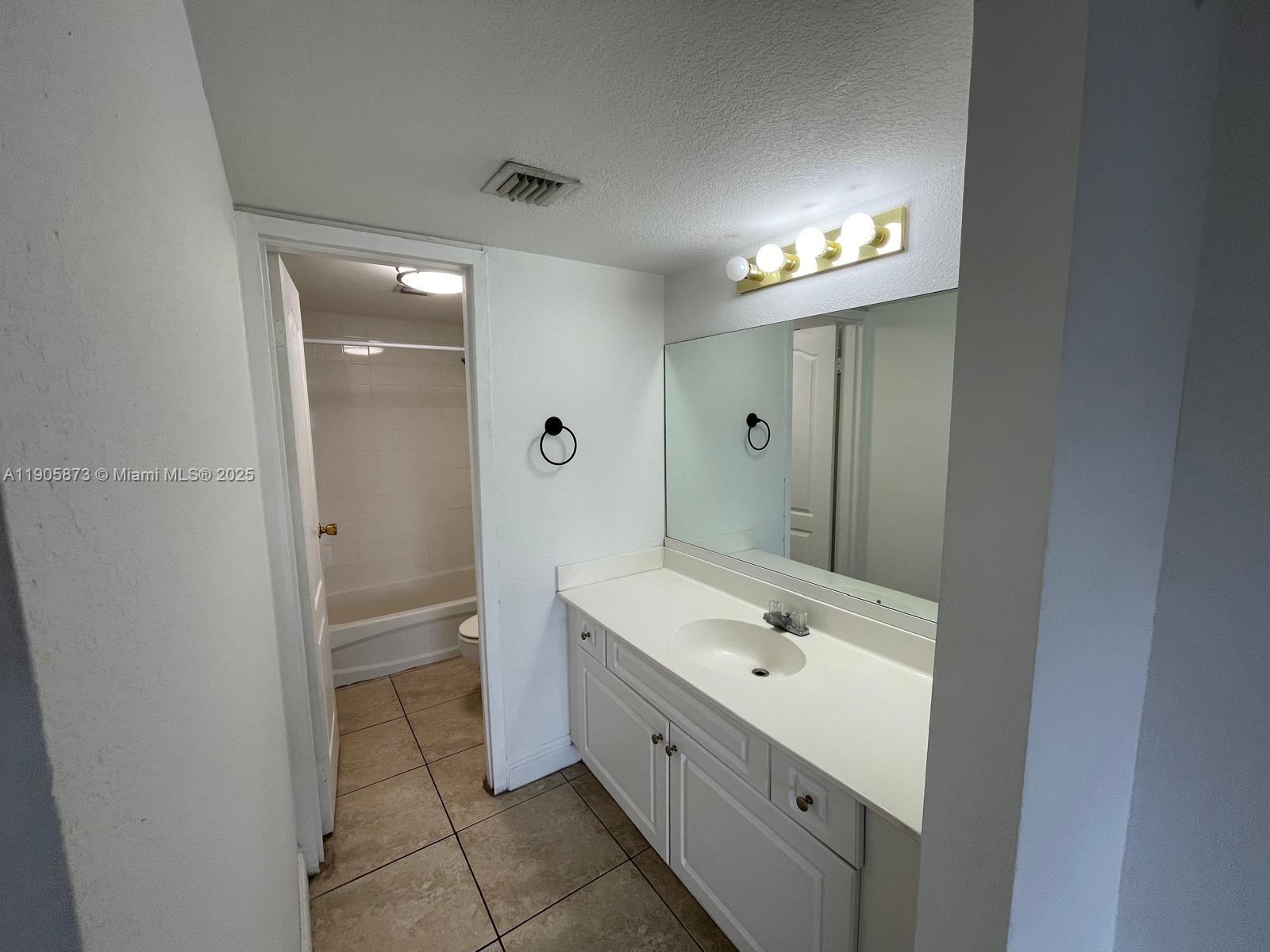 DORAL GARDENS II CONDO - Residential Lease