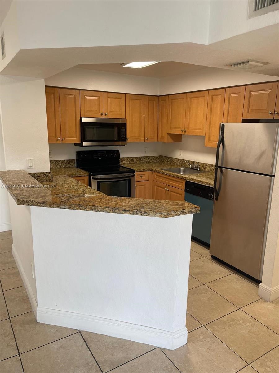 DORAL GARDENS II CONDO - Residential Lease