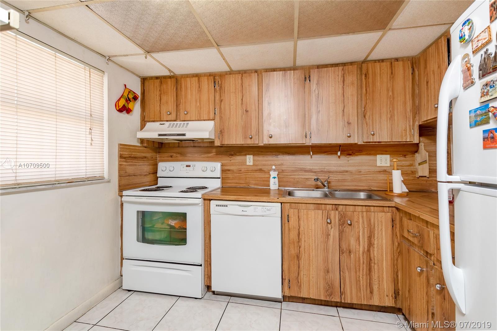 WEST LAKE VILLAGE II COND - Residential