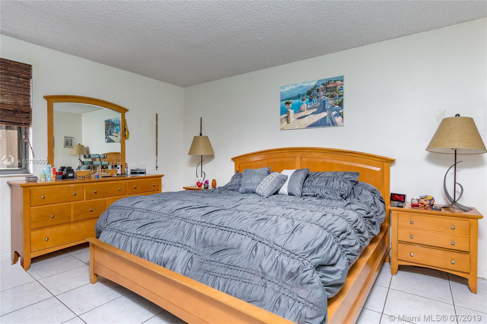 WEST LAKE VILLAGE II COND - Residential