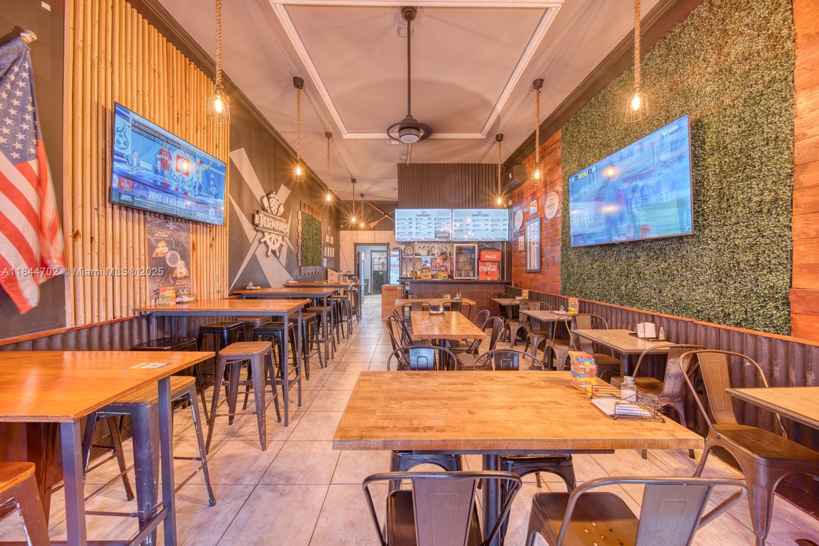 Gourmet Burger Franchise For Sale in Prime Miami Beach Location