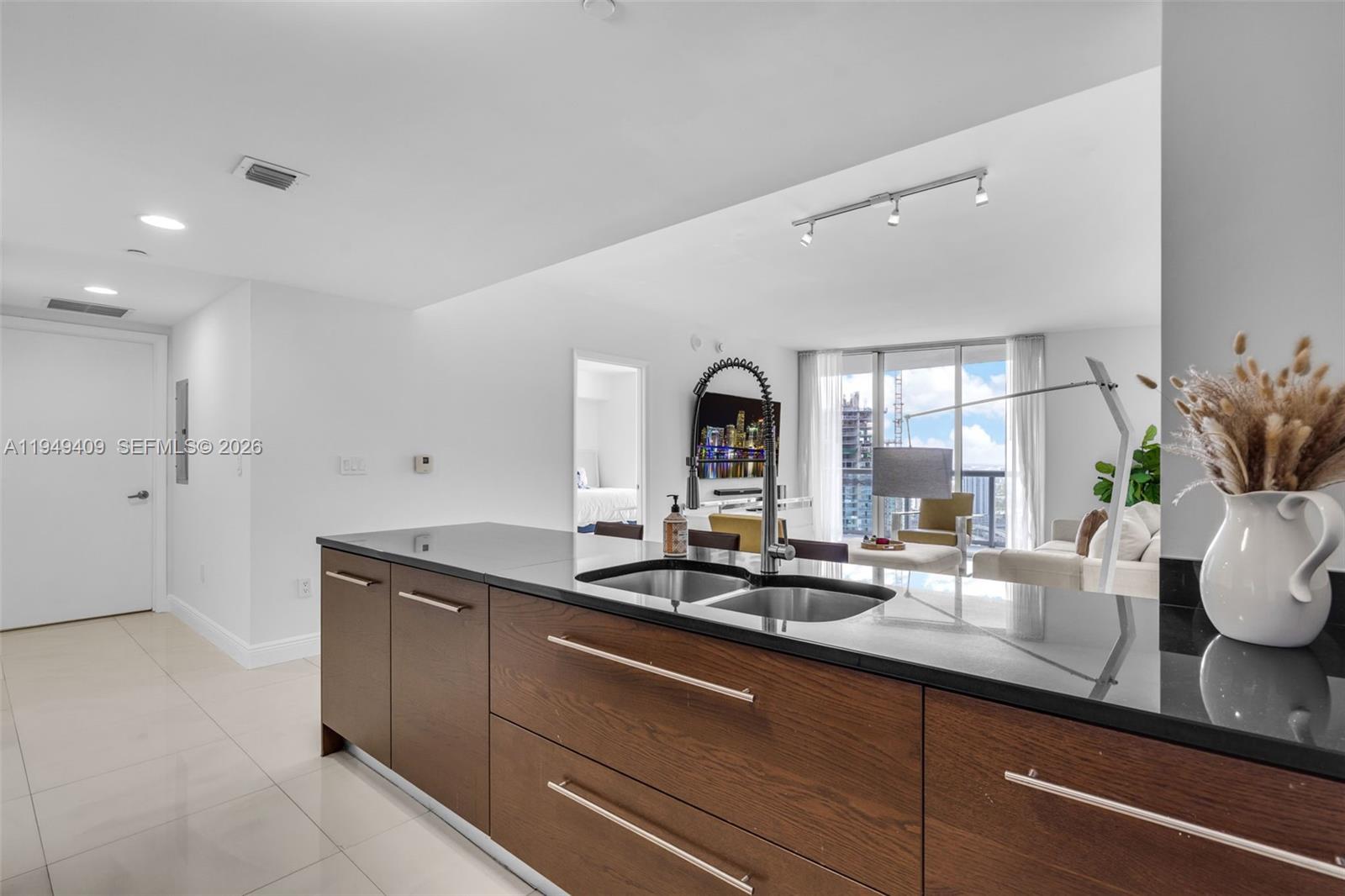 465 Brickell Ave 4006