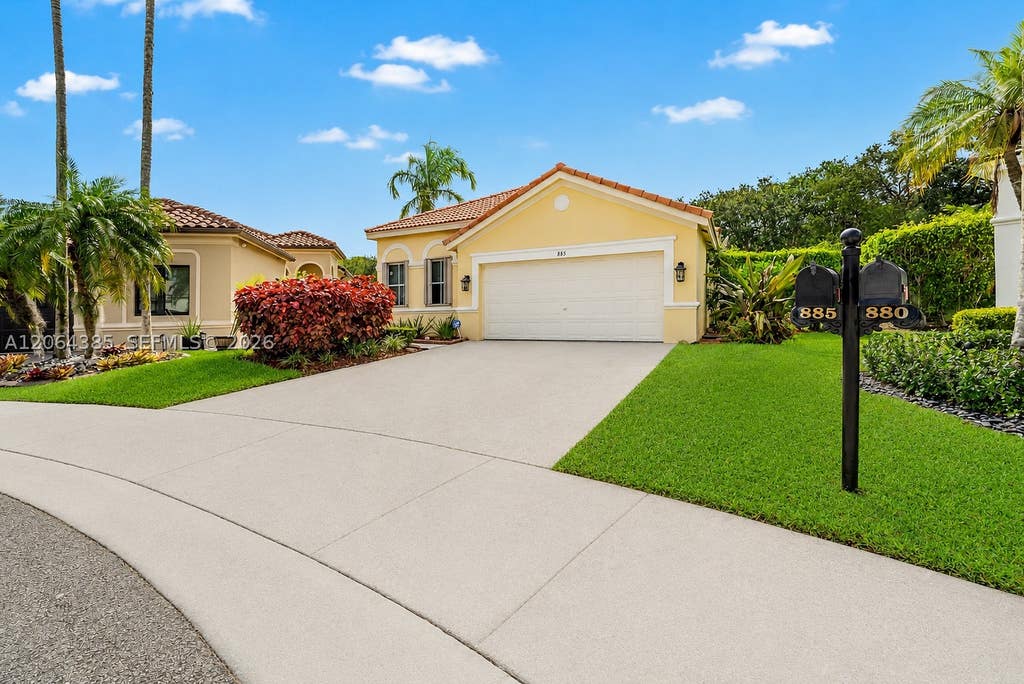 Photo of 885 Tanglewood Cir #885, Weston, FL 33327 (MLS # A12064385)