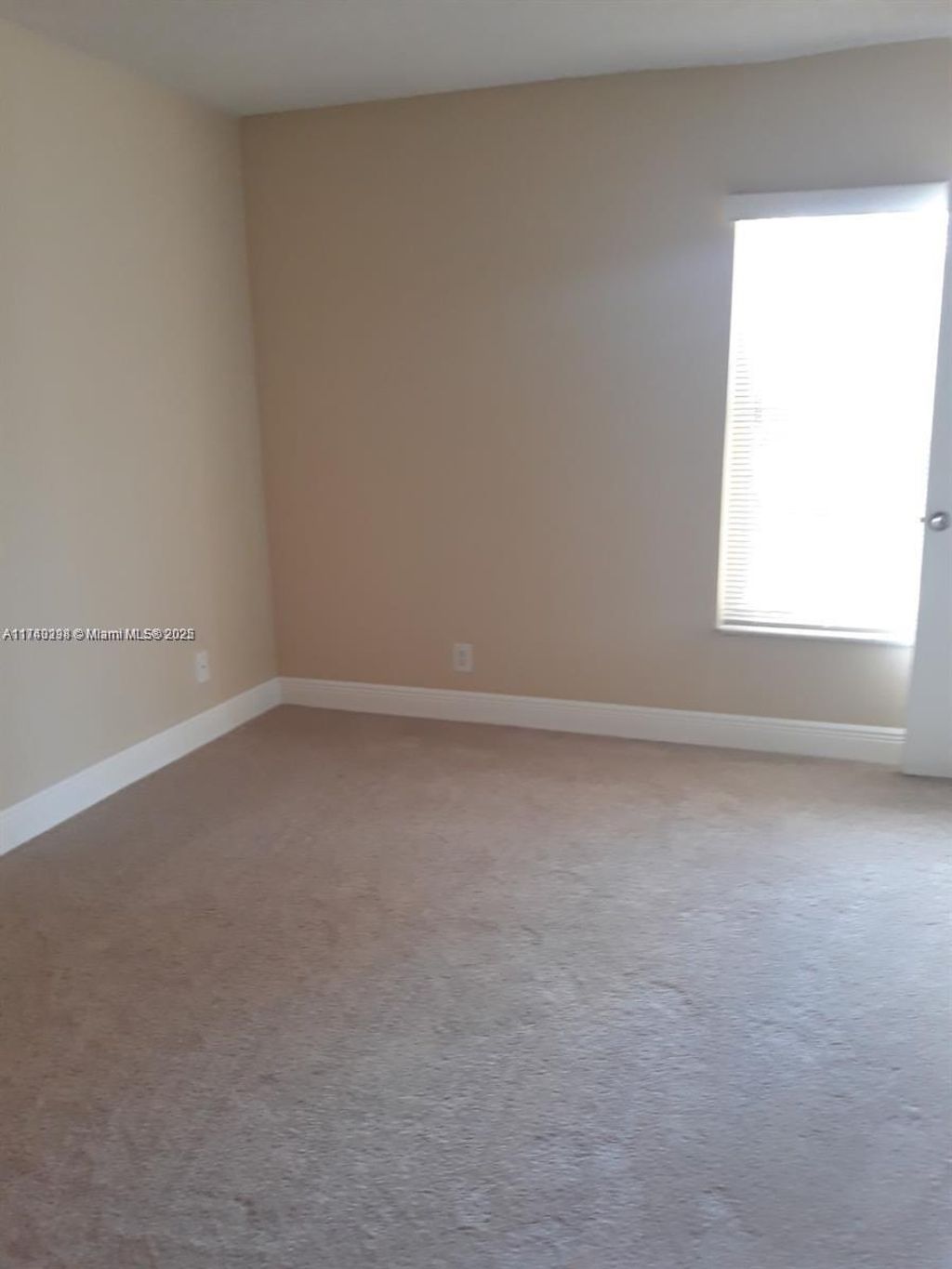 Photo of 605 S Pine Island Rd #302A, Plantation, FL 33324 (MLS # A11740298)