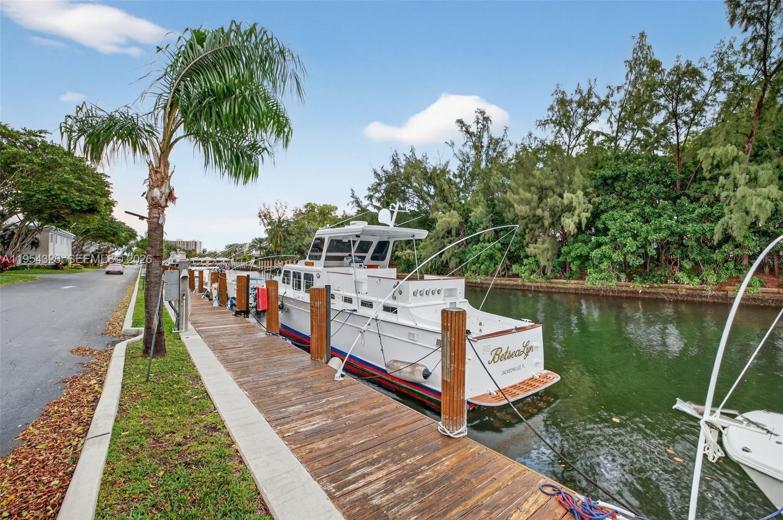 BAY COLONY CLUB CONDO - Residential