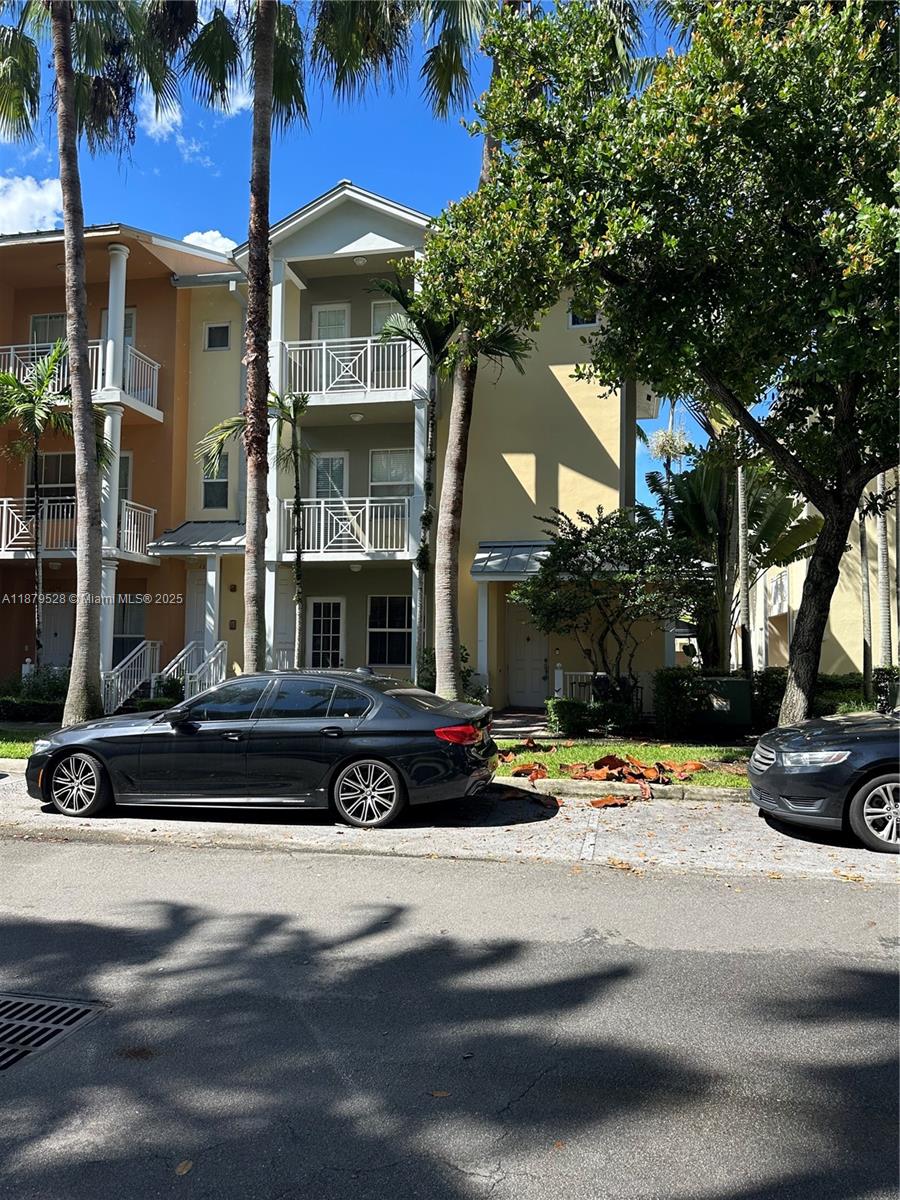 Wonderful and spacious 1-bedroom apartment! Enjoy a bright living room, functional kitchen, and the convenience of an in-unit washer and dryer. Ideally located in the heart of Sailboat Bend—just minutes from Las Olas, the beach, fine dining, shopping, and vibrant entertainment. Quick access to major highways makes this home as practical as it is charming. Don’t miss this opportunity! MINIMUM CREDIT SCORE IS 650.