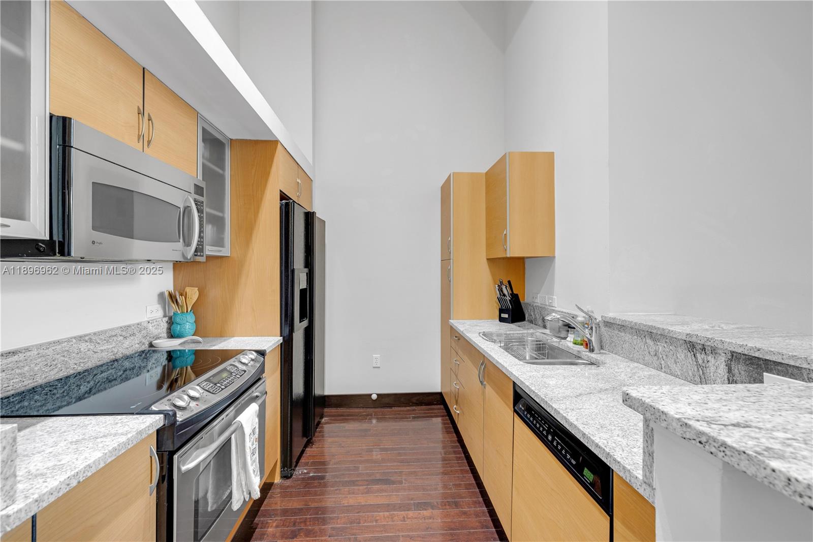 VENTURE AT AVENTURA WEST - Residential