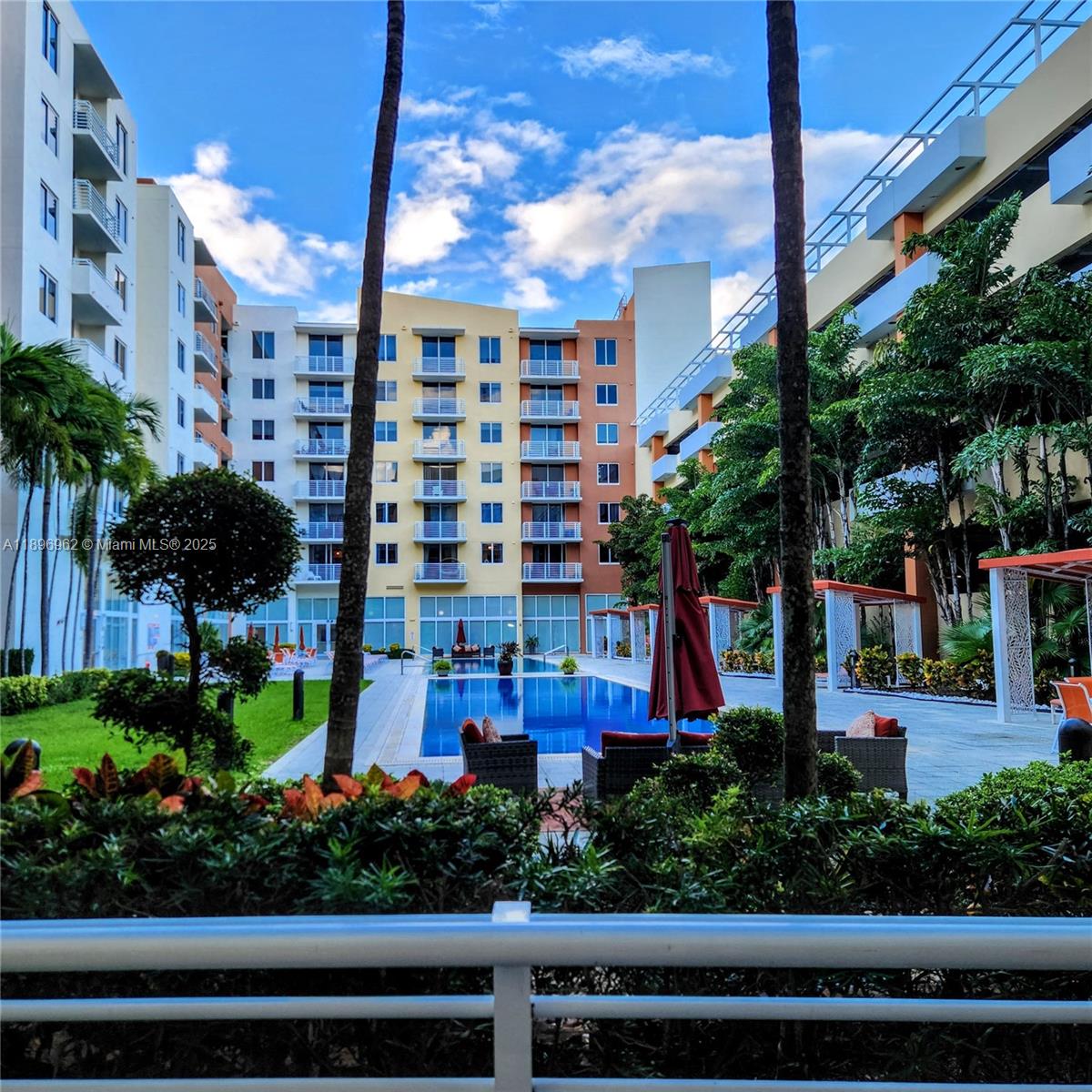 VENTURE AT AVENTURA WEST - Residential