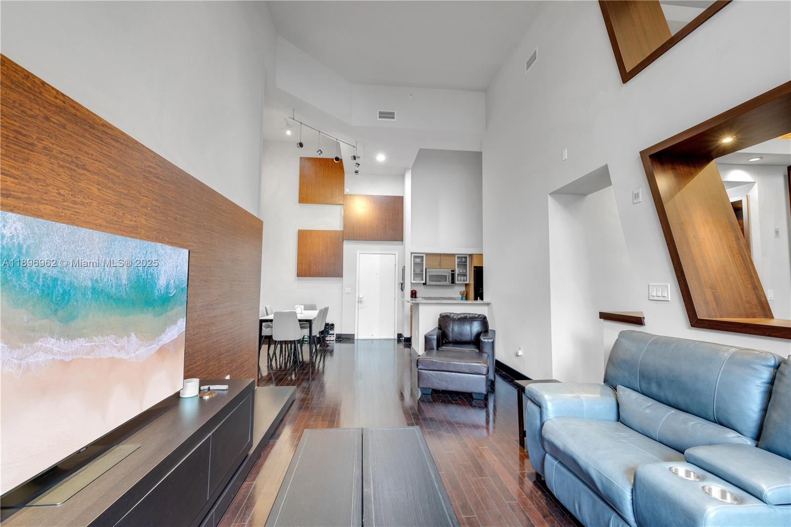 2775 NE 187th St 120