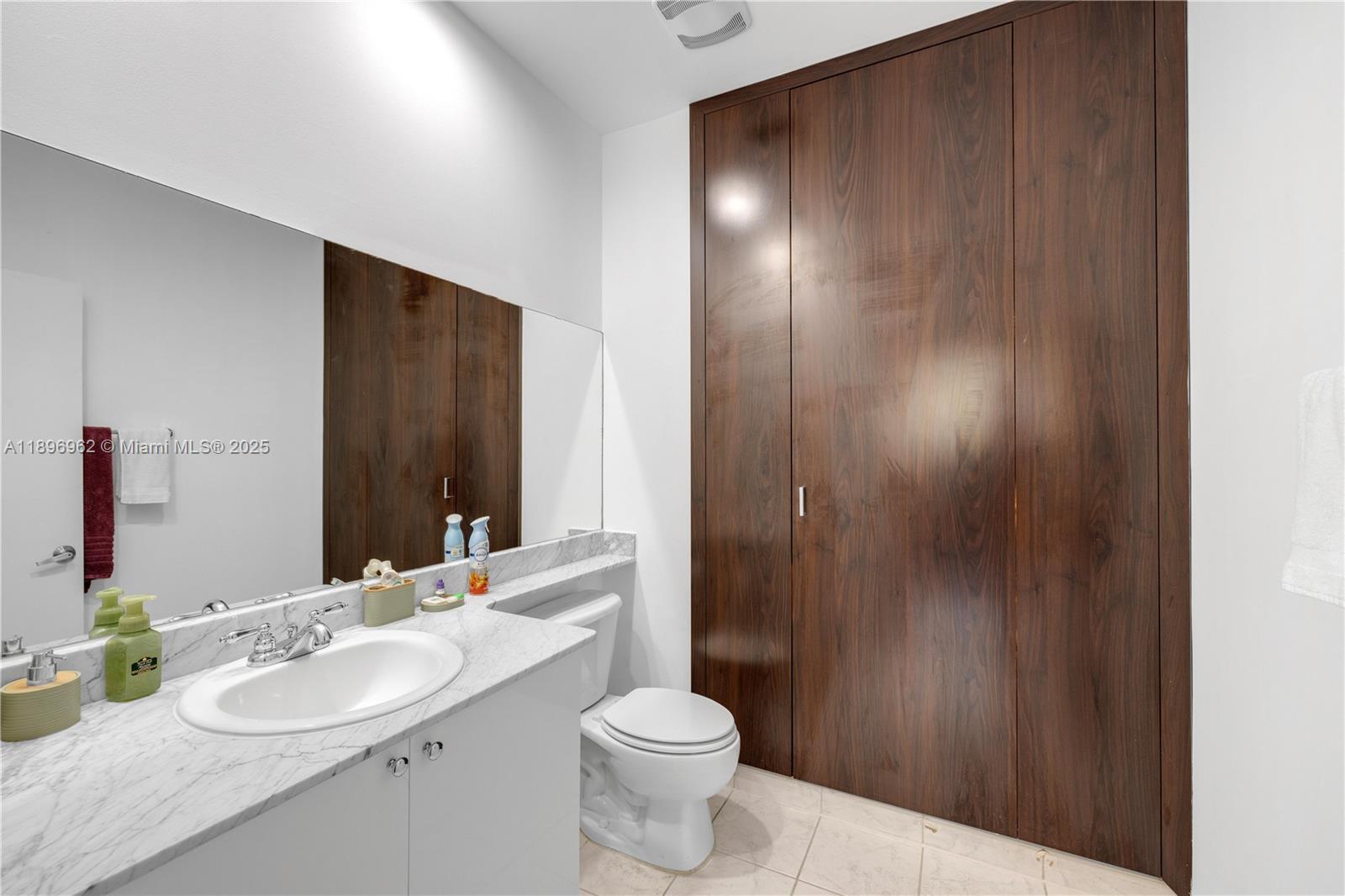 VENTURE AT AVENTURA WEST - Residential