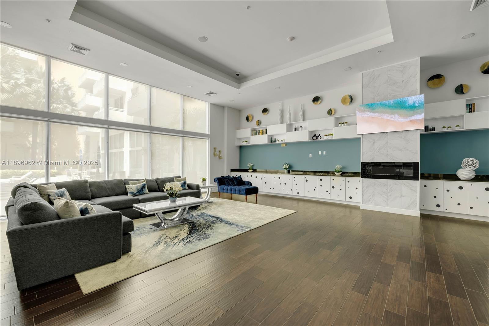 VENTURE AT AVENTURA WEST - Residential